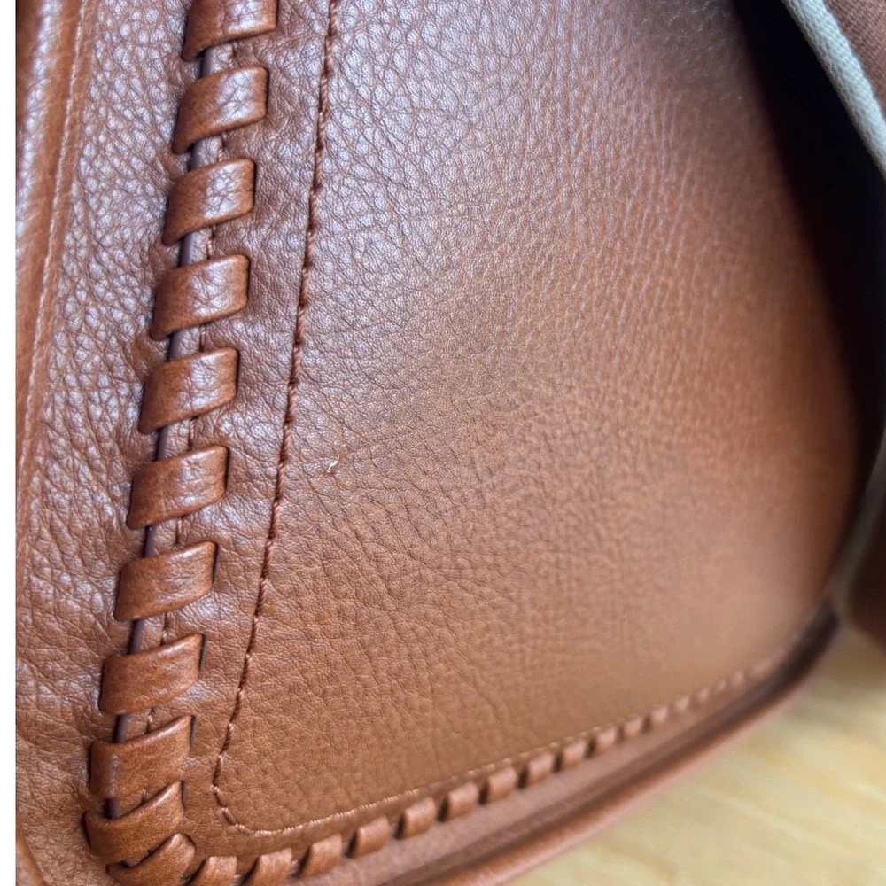 Crossbody Bag Womens Medium Cognac Brown Whipstitch Detail GREAT CONDITION